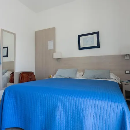 Olympia Hotel 3*